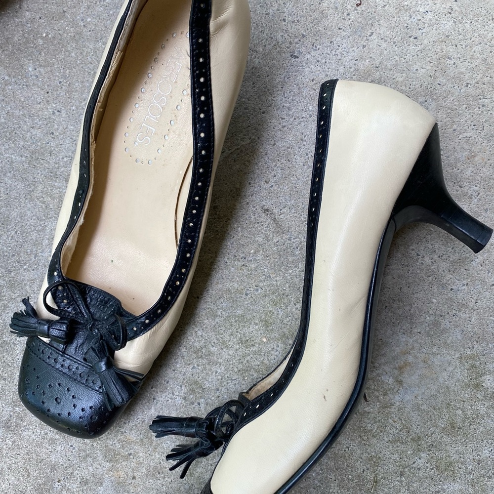 Aerosoles square toed heels